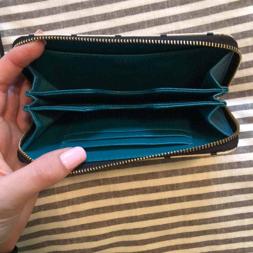 Fossil Wristlet - Picture 3 of 4